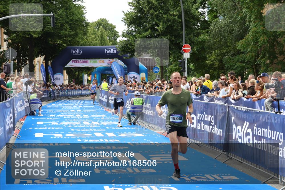 29.06.2025 - hella hamburg halbmarathon Zöllner http://msf.ph/oto/8168506 29.06.2025 10:20:05 Ziel 9255, 11829, 18848 meine-sportfotos.de