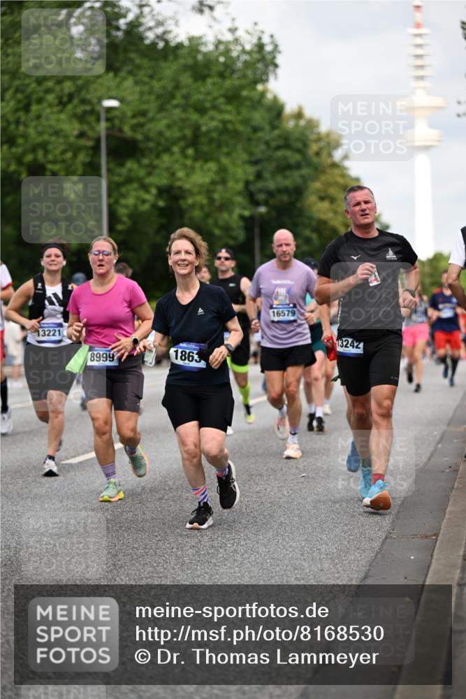 29.06.2025 - hella hamburg halbmarathon Dr. Thomas Lammeyer http://msf.ph/oto/8168530 29.06.2025 10:09:33 Kennedybrücke 1213, 1863, 2298, 3071, 3578, 4014, 4220, 4782, 4868, 5073, 5869, 6059, 7138, 7826, 8316, 8727, 8999, 9007, 9019, 9075, 9165, 9361, 9559, 9680, 9736, 9737, 9738, 10694 meine-sportfotos.de