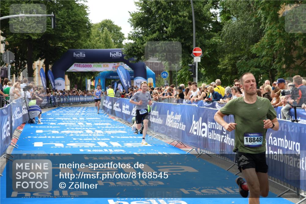 29.06.2025 - hella hamburg halbmarathon Zöllner http://msf.ph/oto/8168545 29.06.2025 10:20:06 Ziel 9255, 11829, 18848 meine-sportfotos.de