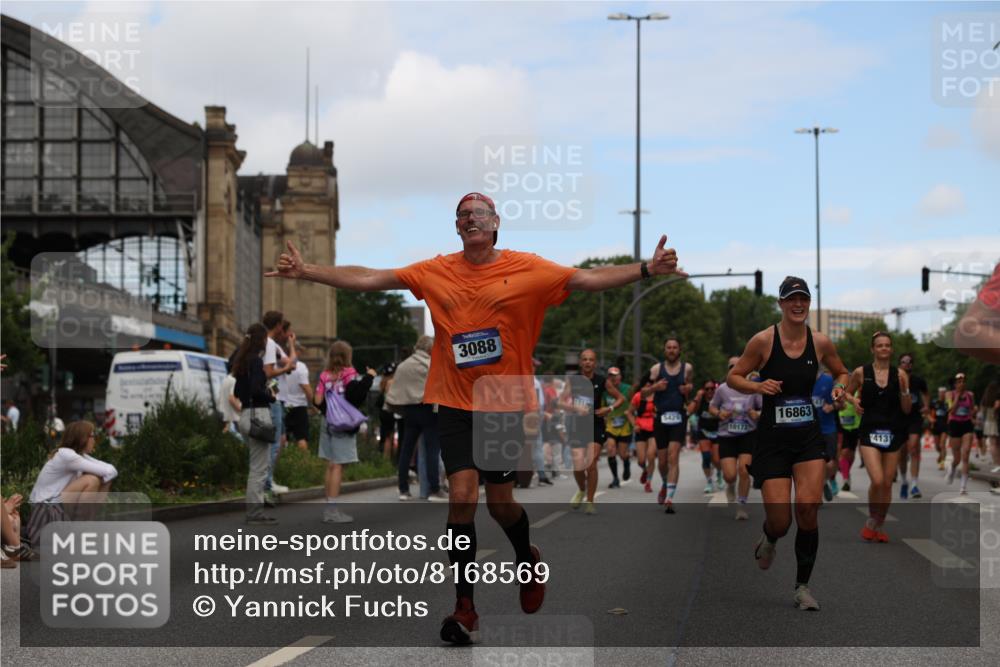 29.06.2025 - hella hamburg halbmarathon Yannick Fuchs http://msf.ph/oto/8168569 29.06.2025 11:18:40 20KM 2097, 2271, 3088, 3247, 3363, 3573, 4131, 4166, 5171, 5429, 6287, 6676, 6899, 7519, 7808, 7832, 9327, 9567, 10050, 10148, 10172, 10550, 10649, 10966, 11249, 12996, 13031, 13206, 13810, 15129, 15180, 15266, 15402, 16863, 17496, 17954, 18172, 18210, 18661, 18755, 19154 meine-sportfotos.de