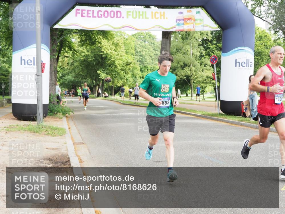 29.06.2025 - hella hamburg halbmarathon MichiJ http://msf.ph/oto/8168626 29.06.2025 10:14:40 Zwischen KM18-KM19 2892, 7142, 7855, 16361 meine-sportfotos.de