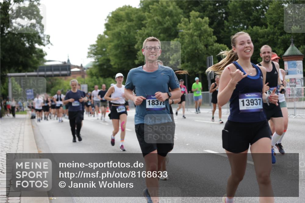 29.06.2025 - hella hamburg halbmarathon Jannik Wohlers http://msf.ph/oto/8168633 29.06.2025 10:21:13 Lombardsbrücke 1072, 1401, 1668, 3770, 3825, 3826, 4375, 4376, 4697, 4786, 5122, 5412, 5759, 5957, 6086, 6103, 6475, 7612, 7781, 8095, 8286, 8715, 8896, 9369, 9483, 9499, 9532, 9624, 10374, 10874, 10921, 12041, 12368, 12402, 12659, 13093, 13584, 13604, 13937, 14118, 14278, 15267, 15404, 15603, 15869, 16045, 17903, 17932, 18378, 18439, 18851 meine-sportfotos.de