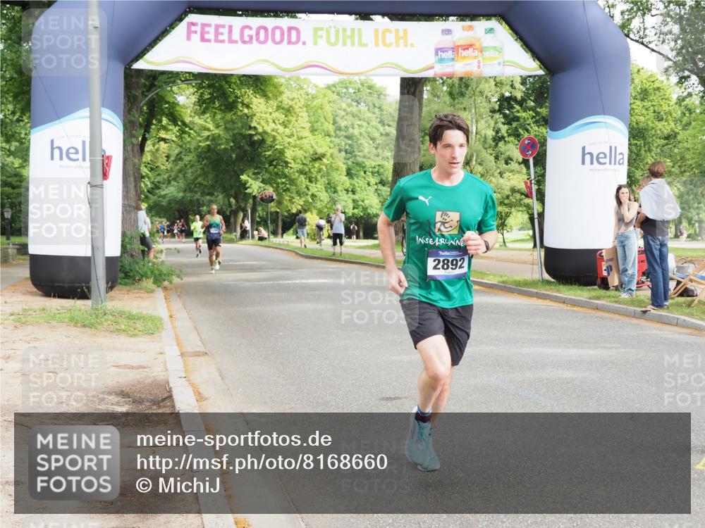 29.06.2025 - hella hamburg halbmarathon MichiJ http://msf.ph/oto/8168660 29.06.2025 10:14:41 Zwischen KM18-KM19 2892, 7142, 7855, 16361 meine-sportfotos.de