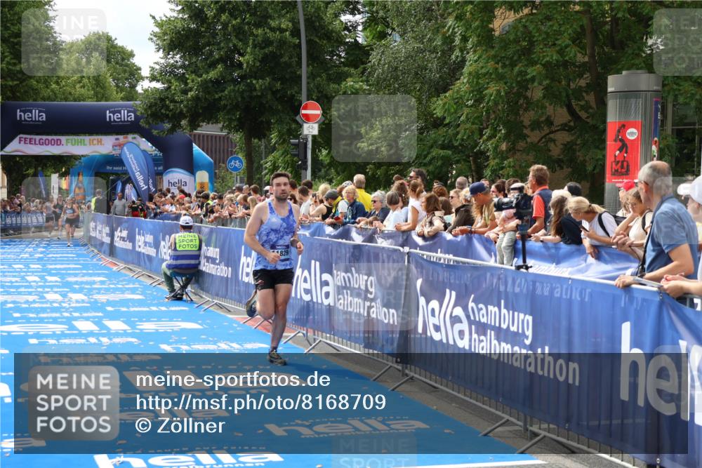 29.06.2025 - hella hamburg halbmarathon Zöllner http://msf.ph/oto/8168709 29.06.2025 10:20:11 Ziel 11829 meine-sportfotos.de