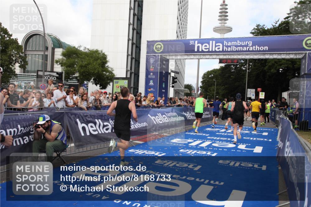 29.06.2025 - hella hamburg halbmarathon Michael Strokosch http://msf.ph/oto/8168733 29.06.2025 10:36:16 Ziel 2774, 6032, 6829, 6990, 6993, 12447, 13991, 14601, 15115, 17078, 17329, 17691, 18600 meine-sportfotos.de