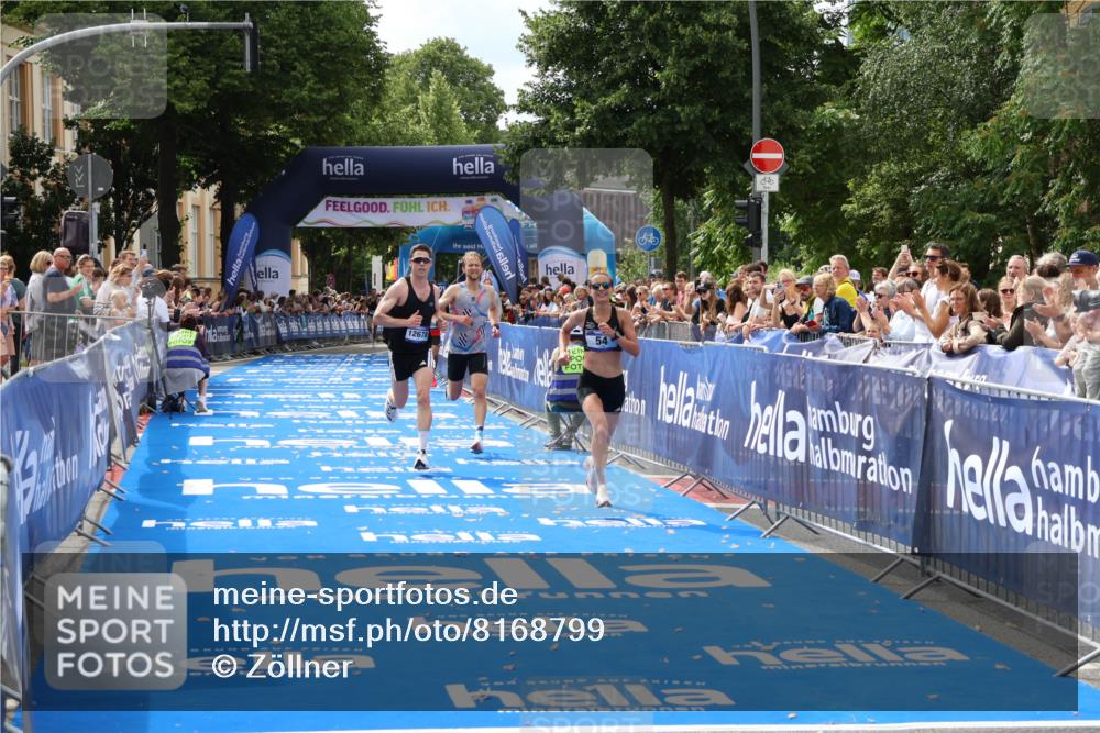 29.06.2025 - hella hamburg halbmarathon Zöllner http://msf.ph/oto/8168799 29.06.2025 10:20:18 Ziel 54, 12678, 14302, 16245 meine-sportfotos.de