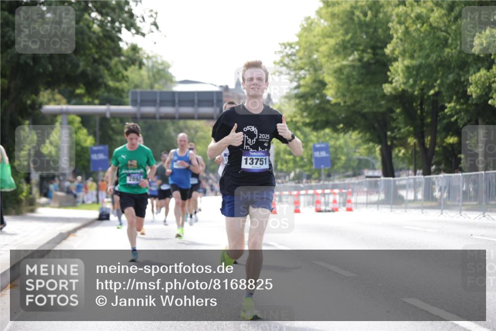 29.06.2025 - hella hamburg halbmarathon Jannik Wohlers http://msf.ph/oto/8168825 29.06.2025 09:41:23 Lombardsbrücke 1241, 2892, 4128, 4571, 7142, 10780, 11194, 12067, 12641, 13440, 13751, 13780, 14107, 16169, 16361, 16484, 18897 meine-sportfotos.de