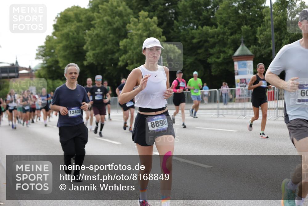 29.06.2025 - hella hamburg halbmarathon Jannik Wohlers http://msf.ph/oto/8168849 29.06.2025 10:21:15 Lombardsbrücke 1072, 1401, 1668, 2172, 2529, 3770, 3825, 3826, 4289, 4375, 4376, 4697, 4786, 5122, 5412, 5759, 5957, 6086, 6103, 6475, 6805, 7612, 7672, 8286, 8715, 8896, 9369, 9483, 9499, 9532, 10019, 10374, 10874, 12041, 12368, 12402, 12659, 13093, 13584, 13604, 13937, 14118, 14278, 15404, 15603, 15869, 16045, 17903, 17932, 18378, 18439, 18851 meine-sportfotos.de