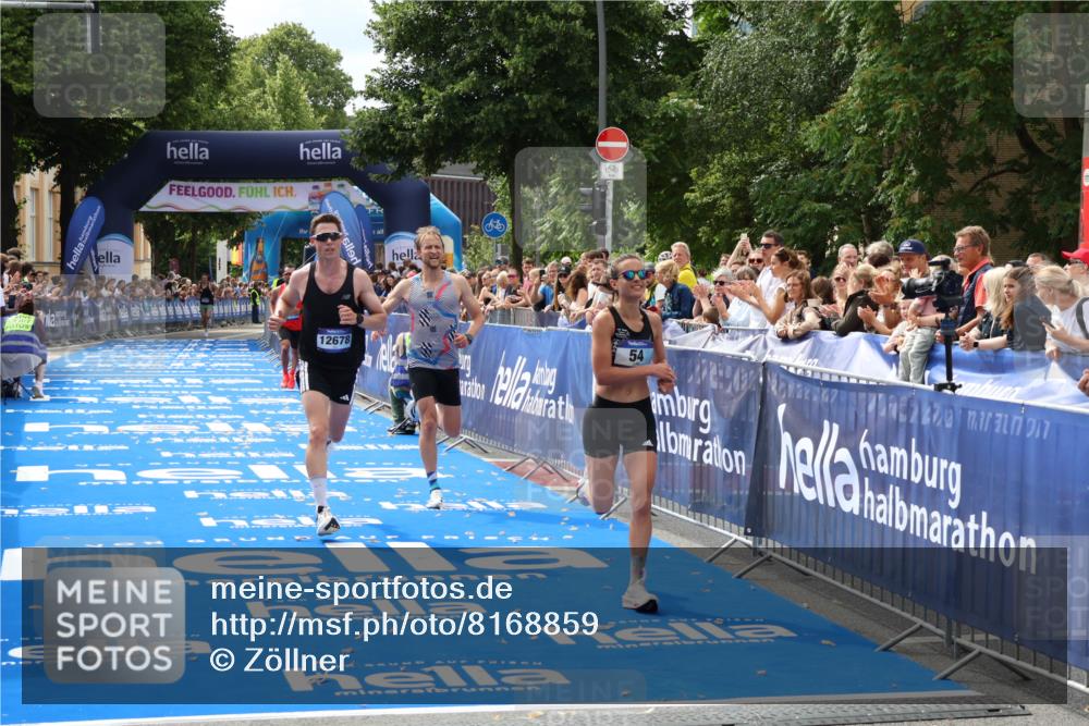 29.06.2025 - hella hamburg halbmarathon Zöllner http://msf.ph/oto/8168859 29.06.2025 10:20:19 Ziel 54, 12678, 14302, 16245 meine-sportfotos.de