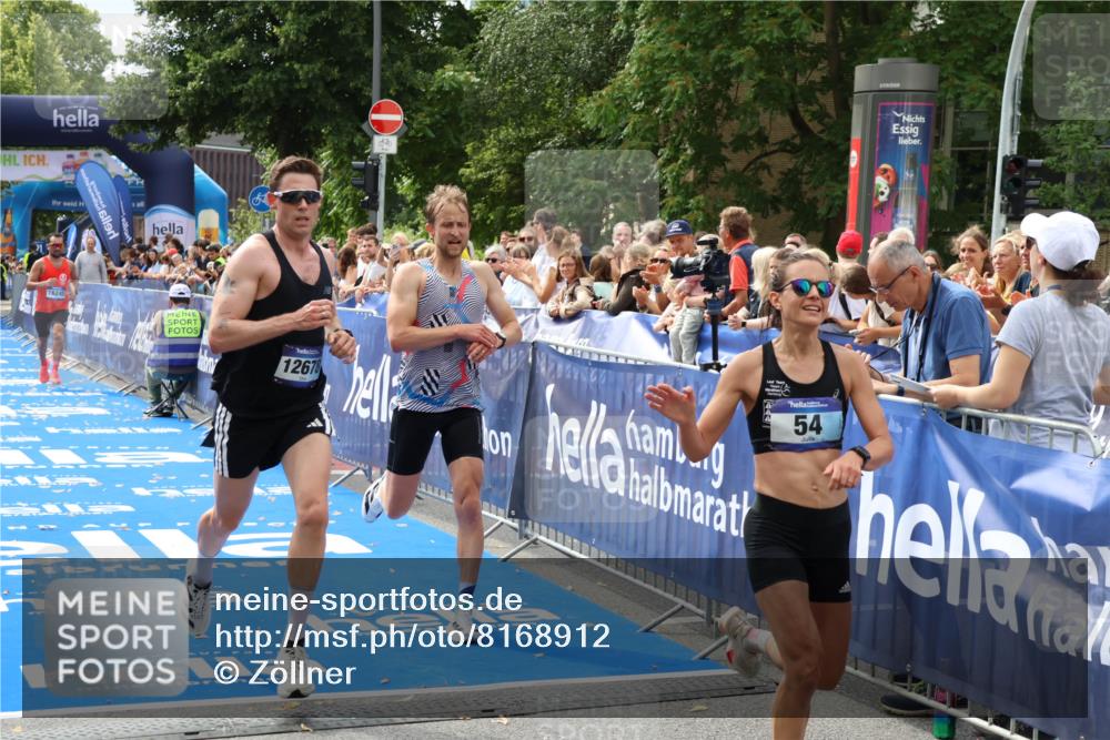 29.06.2025 - hella hamburg halbmarathon Zöllner http://msf.ph/oto/8168912 29.06.2025 10:20:20 Ziel 54, 12678, 14302, 16245 meine-sportfotos.de