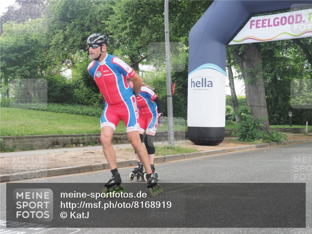 29.06.2025 - hella hamburg halbmarathon KatJ http://msf.ph/oto/8168919 29.06.2025 09:17:16 Zwischen KM18-KM19  meine-sportfotos.de