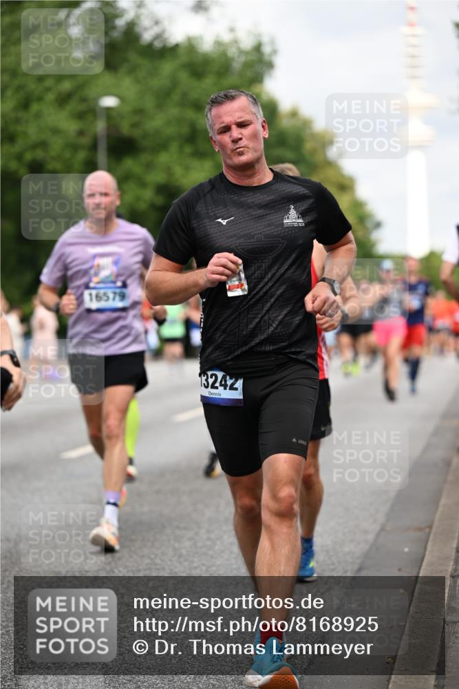 29.06.2025 - hella hamburg halbmarathon Dr. Thomas Lammeyer http://msf.ph/oto/8168925 29.06.2025 10:09:35 Kennedybrücke 1213, 1863, 2298, 3578, 4014, 4220, 4782, 4868, 5073, 5869, 6059, 7138, 7826, 8316, 8727, 8999, 9007, 9019, 9075, 9165, 9361, 9559, 9680, 9736, 9737, 9738, 10694 meine-sportfotos.de