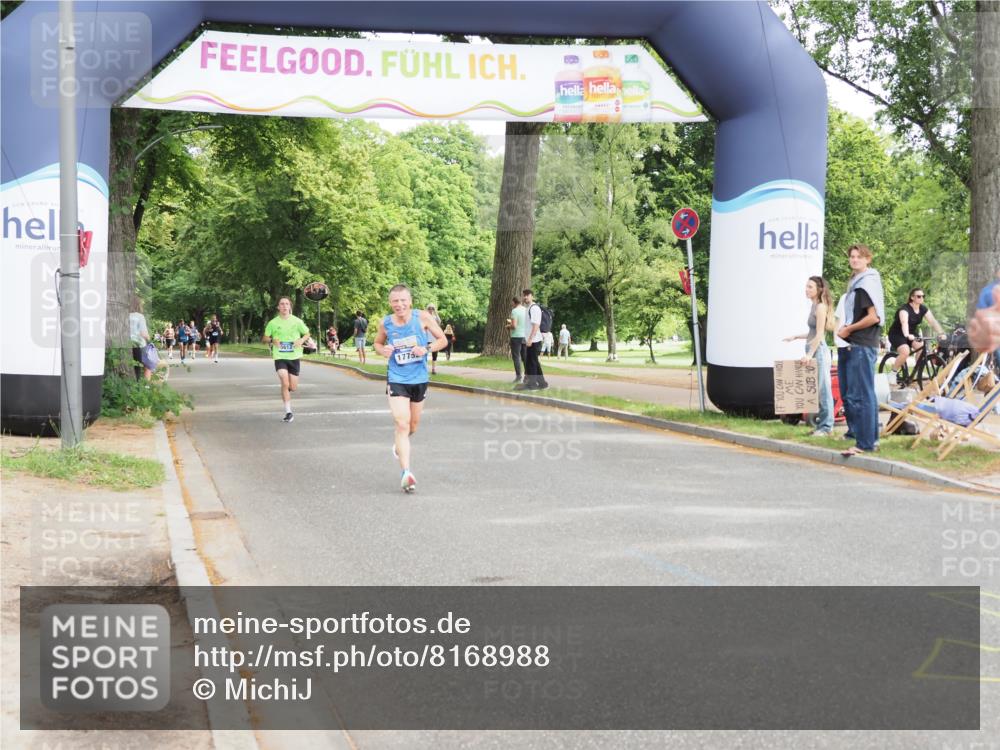 29.06.2025 - hella hamburg halbmarathon MichiJ http://msf.ph/oto/8168988 29.06.2025 10:14:46 Zwischen KM18-KM19 2892, 14506, 16361, 17752 meine-sportfotos.de