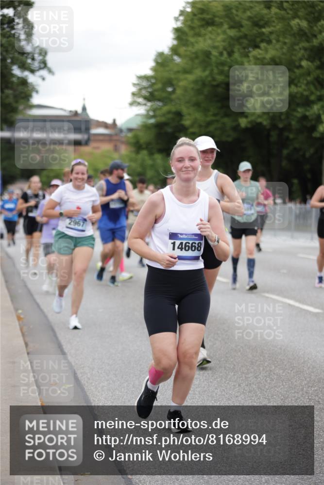 29.06.2025 - hella hamburg halbmarathon Jannik Wohlers http://msf.ph/oto/8168994 29.06.2025 11:06:03 Lombardsbrücke 2950, 2967, 3609, 3889, 3948, 3949, 4003, 4163, 4384, 4957, 5175, 6484, 6741, 9713, 10361, 10363, 11138, 11189, 11526, 11941, 12241, 12358, 12387, 12689, 12728, 12730, 13169, 13219, 13304, 13655, 14308, 14309, 14539, 15131, 15132, 15279, 15718, 15811, 16853, 17564, 17565, 17716, 17947, 18448 meine-sportfotos.de