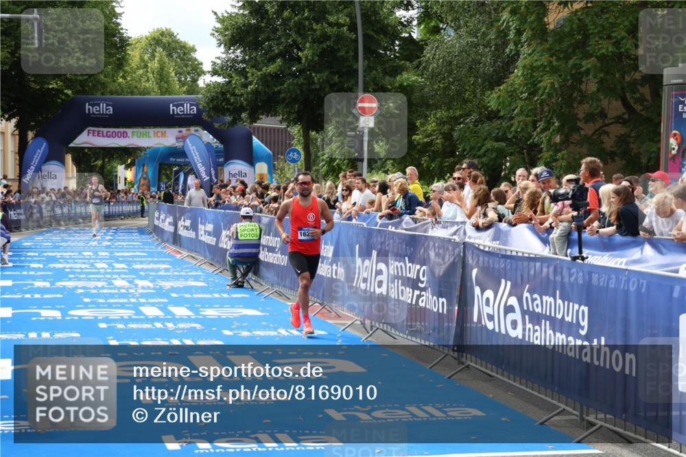 29.06.2025 - hella hamburg halbmarathon Zöllner http://msf.ph/oto/8169010 29.06.2025 10:20:23 Ziel 12373, 16245 meine-sportfotos.de