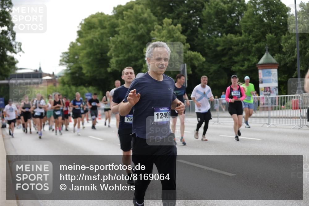 29.06.2025 - hella hamburg halbmarathon Jannik Wohlers http://msf.ph/oto/8169064 29.06.2025 10:21:17 Lombardsbrücke 1072, 1158, 1191, 1250, 1668, 1958, 2172, 2315, 2353, 2529, 3770, 3825, 3826, 4289, 4375, 4376, 4697, 5122, 5412, 5759, 5957, 6086, 6103, 6475, 6805, 7075, 7612, 7672, 8286, 8715, 8896, 9369, 9483, 9499, 9532, 9635, 10019, 10374, 10874, 11424, 11425, 12041, 12402, 12659, 13093, 13604, 13937, 14278, 15404, 15869, 16045, 17903, 17932, 18378, 18439, 18851 meine-sportfotos.de