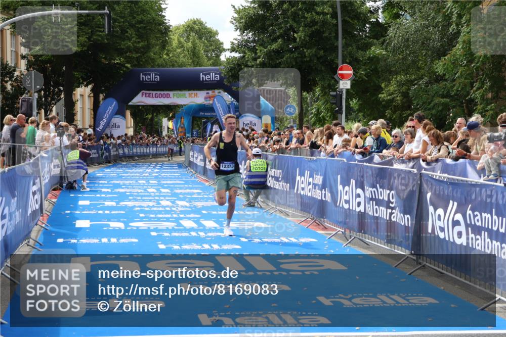 29.06.2025 - hella hamburg halbmarathon Zöllner http://msf.ph/oto/8169083 29.06.2025 10:20:29 Ziel 12373 meine-sportfotos.de