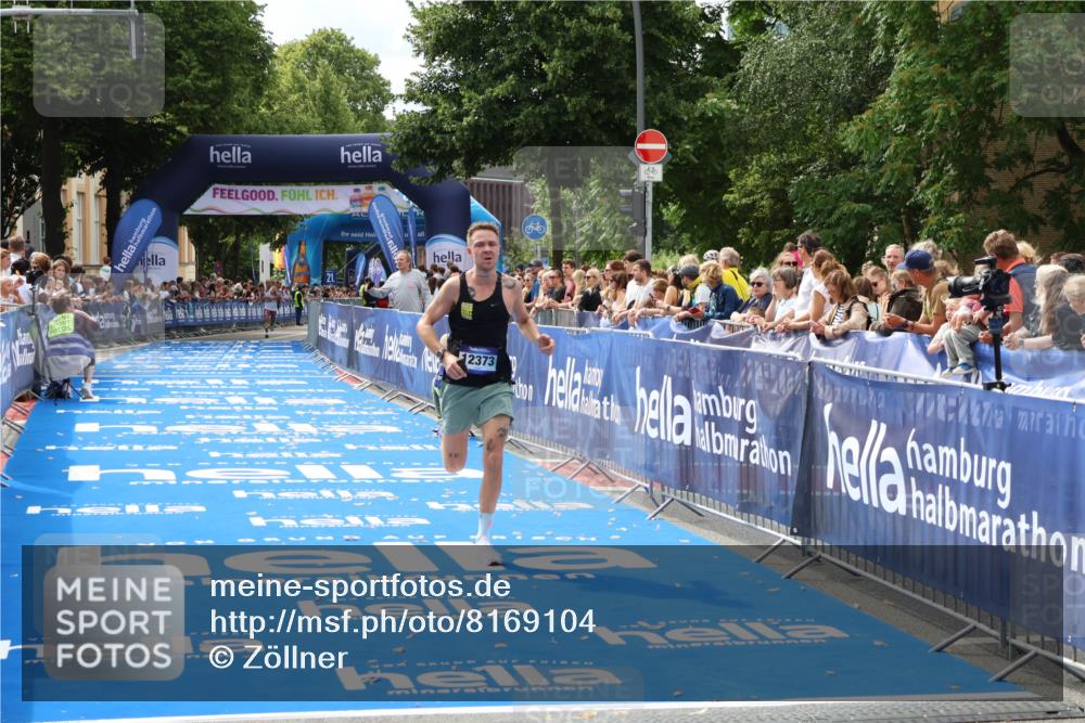 29.06.2025 - hella hamburg halbmarathon Zöllner http://msf.ph/oto/8169104 29.06.2025 10:20:30 Ziel 12373 meine-sportfotos.de