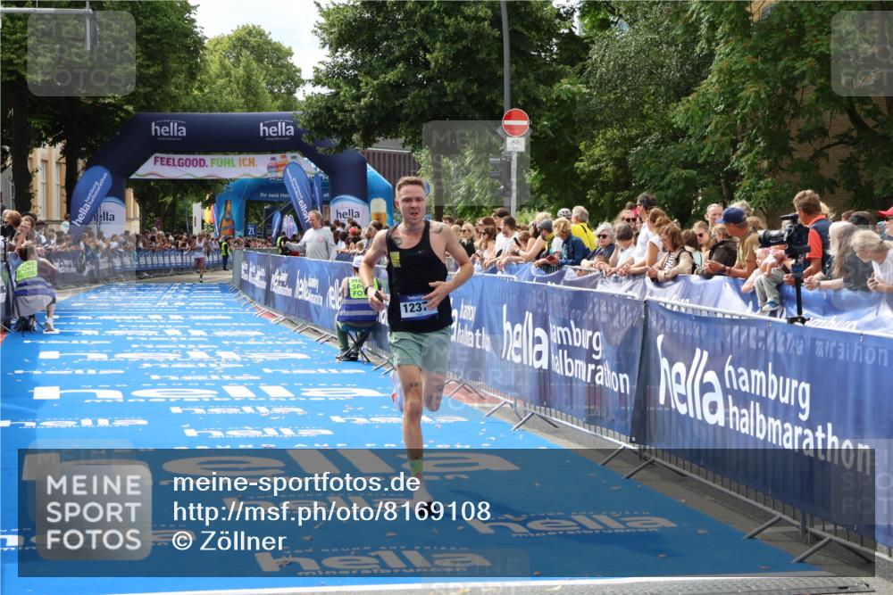 29.06.2025 - hella hamburg halbmarathon Zöllner http://msf.ph/oto/8169108 29.06.2025 10:20:30 Ziel 12373 meine-sportfotos.de