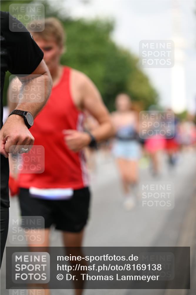 29.06.2025 - hella hamburg halbmarathon Dr. Thomas Lammeyer http://msf.ph/oto/8169138 29.06.2025 10:09:37 Kennedybrücke 1213, 1863, 2288, 2298, 3461, 3578, 4014, 4220, 4782, 4868, 5073, 5869, 6059, 7138, 8316, 8727, 8999, 9007, 9019, 9075, 9165, 9339, 9361, 9559, 9680, 9736, 9737, 9738, 10694 meine-sportfotos.de
