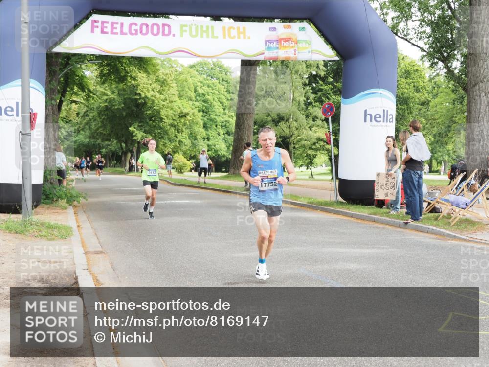 29.06.2025 - hella hamburg halbmarathon MichiJ http://msf.ph/oto/8169147 29.06.2025 10:14:47 Zwischen KM18-KM19 5612, 14506, 17752 meine-sportfotos.de