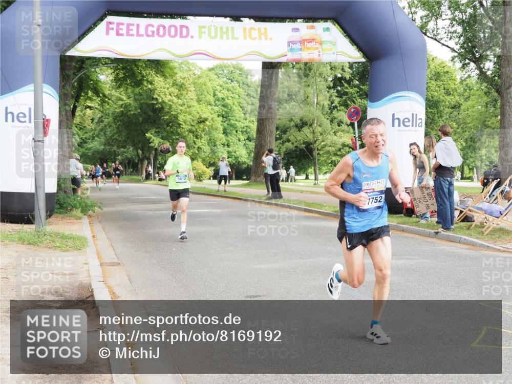 29.06.2025 - hella hamburg halbmarathon MichiJ http://msf.ph/oto/8169192 29.06.2025 10:14:47 Zwischen KM18-KM19 5612, 14506, 17752 meine-sportfotos.de