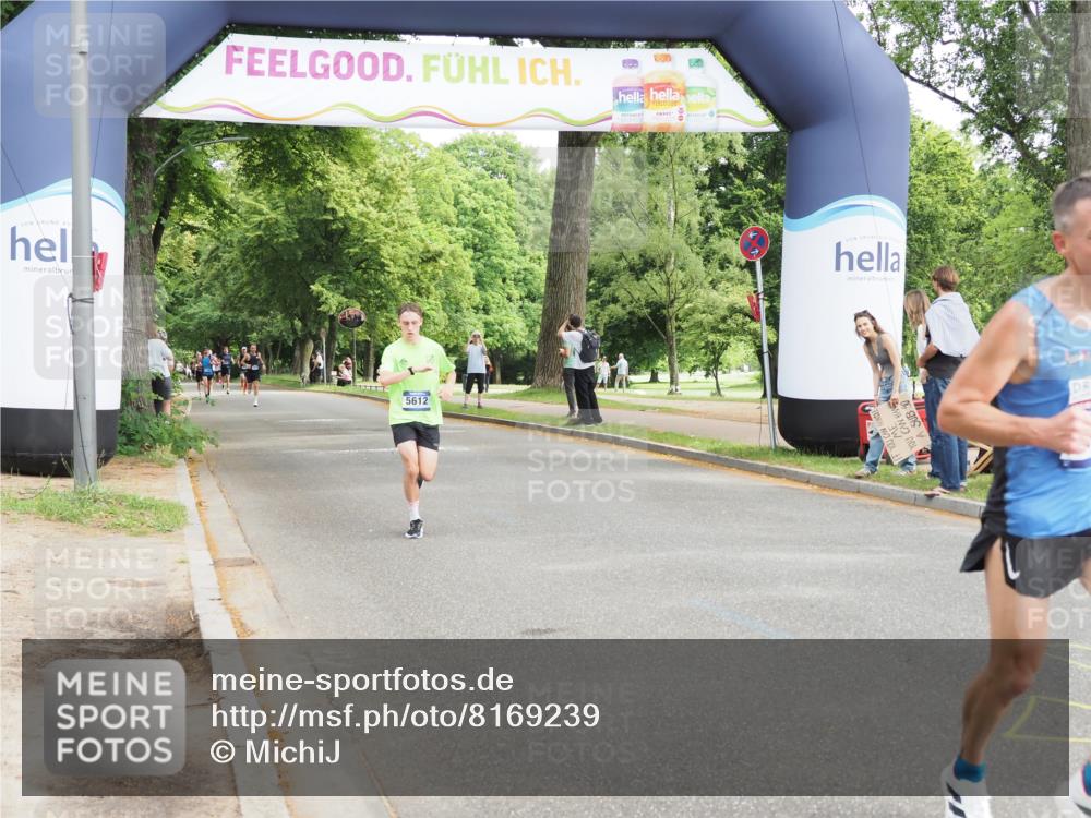 29.06.2025 - hella hamburg halbmarathon MichiJ http://msf.ph/oto/8169239 29.06.2025 10:14:48 Zwischen KM18-KM19 5612, 14506, 17752 meine-sportfotos.de