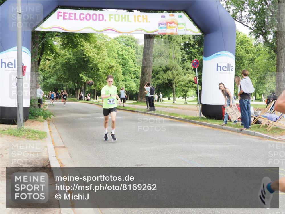 29.06.2025 - hella hamburg halbmarathon MichiJ http://msf.ph/oto/8169262 29.06.2025 10:14:48 Zwischen KM18-KM19 5612, 14506, 17752 meine-sportfotos.de