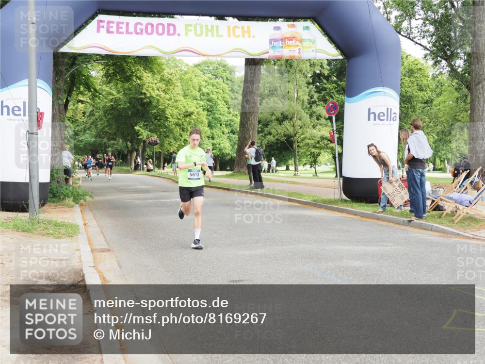 29.06.2025 - hella hamburg halbmarathon MichiJ http://msf.ph/oto/8169267 29.06.2025 10:14:48 Zwischen KM18-KM19 5612, 14506, 17752 meine-sportfotos.de