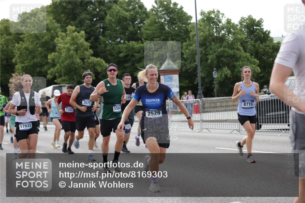 29.06.2025 - hella hamburg halbmarathon Jannik Wohlers http://msf.ph/oto/8169303 29.06.2025 10:21:22 Lombardsbrücke 1072, 1158, 1191, 1250, 1668, 1958, 2172, 2315, 2353, 2529, 3606, 3995, 4046, 4289, 4375, 4376, 5122, 5759, 5957, 6086, 6475, 6676, 6805, 7075, 7612, 7672, 8286, 8715, 8896, 8959, 9002, 9062, 9326, 9369, 9483, 9635, 10019, 10125, 10210, 10787, 11424, 11425, 12041, 12402, 12659, 13477, 13604, 13937, 14278, 15104, 16762, 16781, 17903, 17932, 18439, 19099 meine-sportfotos.de