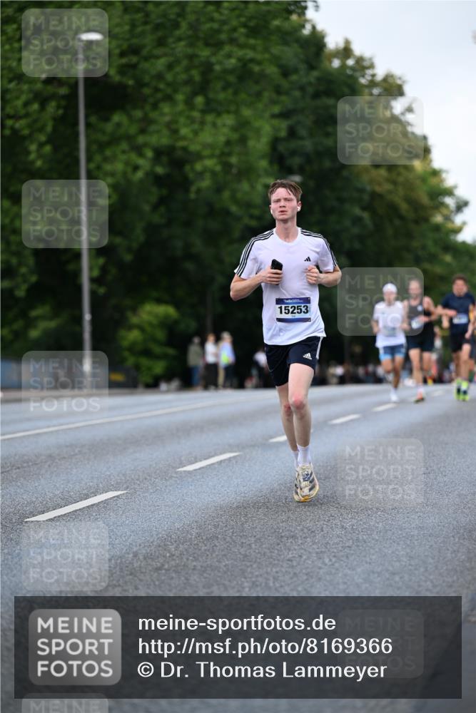 29.06.2025 - hella hamburg halbmarathon Dr. Thomas Lammeyer http://msf.ph/oto/8169366 29.06.2025 09:45:41 Kennedybrücke 5612, 7331, 7855, 9269, 10468, 11078, 11228 meine-sportfotos.de