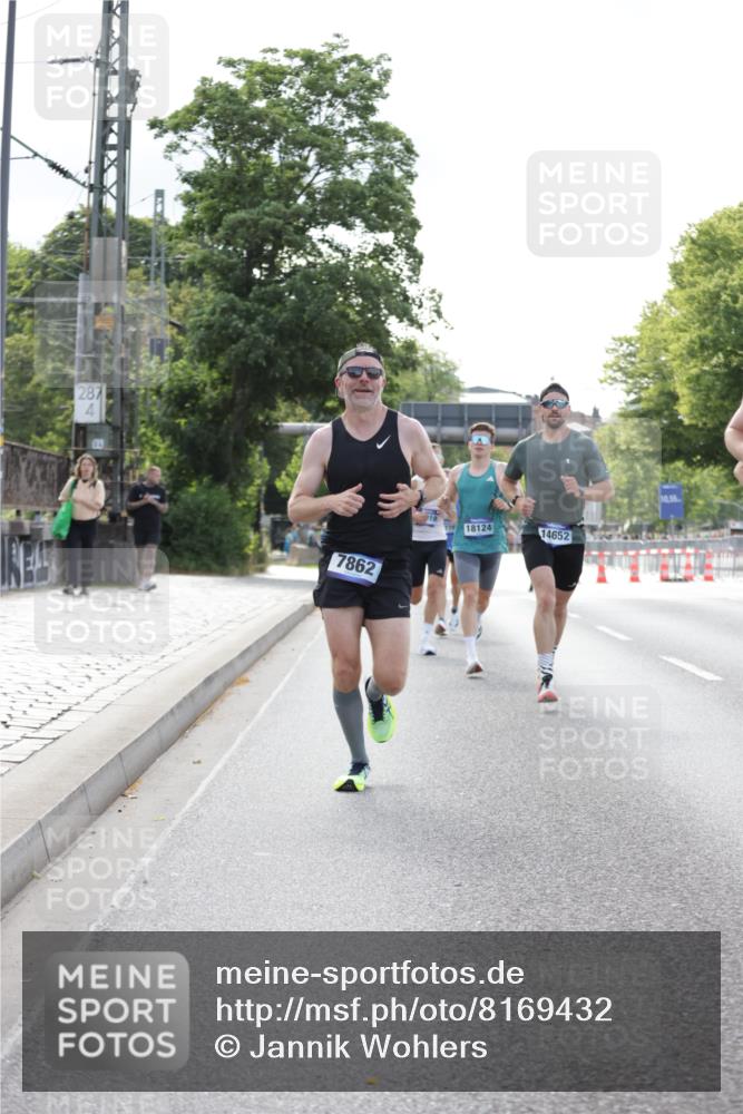 29.06.2025 - hella hamburg halbmarathon Jannik Wohlers http://msf.ph/oto/8169432 29.06.2025 09:41:30 Lombardsbrücke 1241, 2892, 4128, 4571, 6559, 7142, 7862, 10780, 11194, 11965, 12067, 12641, 13440, 13751, 13780, 14019, 14107, 16169, 17752, 18124, 18897 meine-sportfotos.de