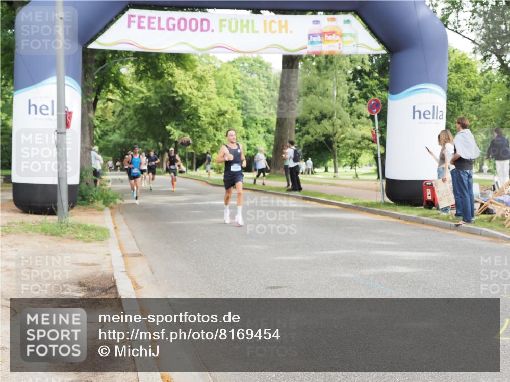 29.06.2025 - hella hamburg halbmarathon MichiJ http://msf.ph/oto/8169454 29.06.2025 10:14:55 Zwischen KM18-KM19 5612 meine-sportfotos.de