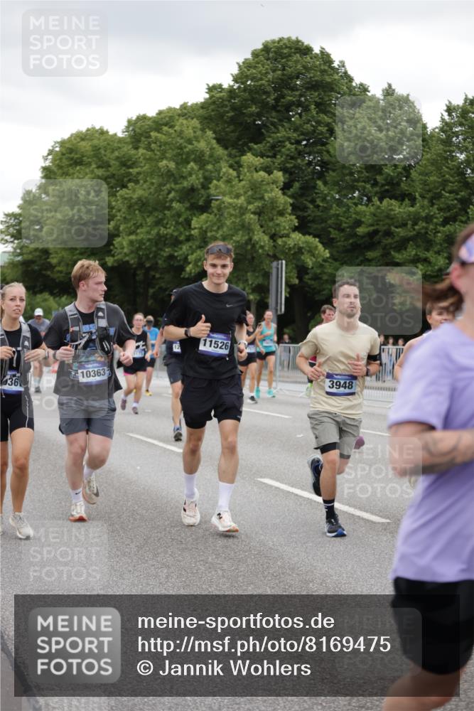 29.06.2025 - hella hamburg halbmarathon Jannik Wohlers http://msf.ph/oto/8169475 29.06.2025 11:06:09 Lombardsbrücke 2772, 2950, 2967, 3162, 3889, 3911, 3948, 3949, 4163, 4343, 4957, 5133, 5175, 6005, 6865, 7573, 7590, 9713, 9863, 10361, 10363, 11526, 11704, 11941, 12387, 12689, 12728, 12730, 13169, 13219, 13304, 13641, 13655, 13762, 14308, 14309, 14427, 14974, 14976, 15131, 15132, 15279, 15718, 16216, 16853, 18448, 18621 meine-sportfotos.de
