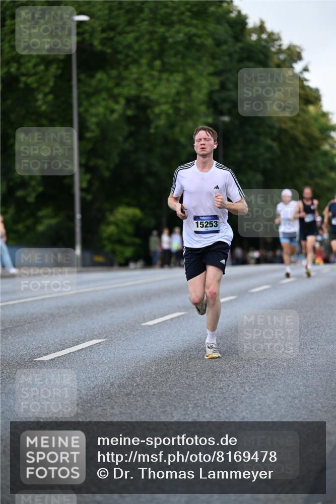 29.06.2025 - hella hamburg halbmarathon Dr. Thomas Lammeyer http://msf.ph/oto/8169478 29.06.2025 09:45:41 Kennedybrücke 5612, 7331, 7855, 9269, 10468, 11078, 11228 meine-sportfotos.de