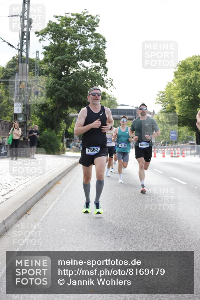 29.06.2025 - hella hamburg halbmarathon Jannik Wohlers http://msf.ph/oto/8169479 29.06.2025 09:41:30 Lombardsbrücke 1241, 2892, 4128, 4571, 6559, 7142, 7862, 10780, 11194, 11965, 12067, 12641, 13440, 13751, 13780, 14019, 14107, 16169, 17752, 18124, 18897 meine-sportfotos.de