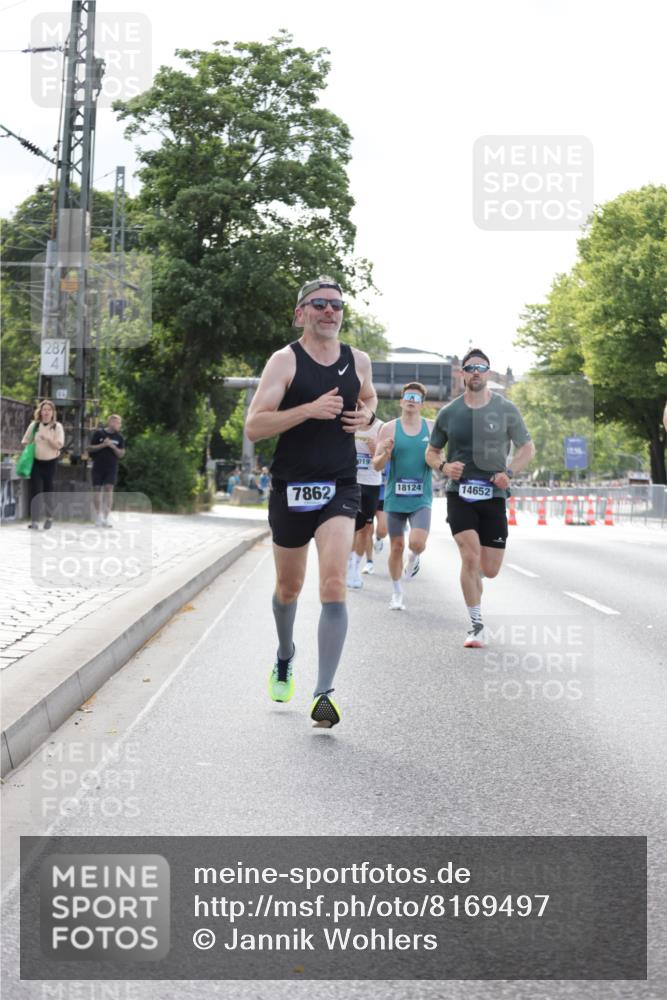 29.06.2025 - hella hamburg halbmarathon Jannik Wohlers http://msf.ph/oto/8169497 29.06.2025 09:41:30 Lombardsbrücke 1241, 2892, 4128, 4571, 6559, 7142, 7862, 10780, 11194, 11965, 12067, 12641, 13440, 13751, 13780, 14019, 14107, 16169, 17752, 18124, 18897 meine-sportfotos.de