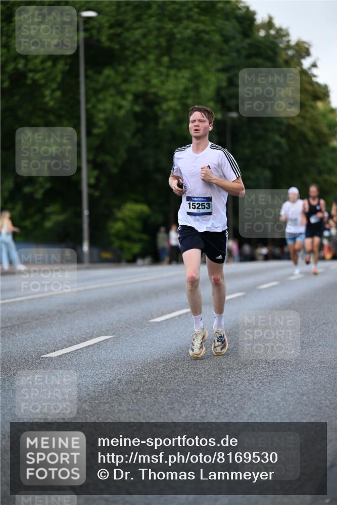 29.06.2025 - hella hamburg halbmarathon Dr. Thomas Lammeyer http://msf.ph/oto/8169530 29.06.2025 09:45:41 Kennedybrücke 5612, 7331, 7855, 9269, 10468, 11078, 11228 meine-sportfotos.de