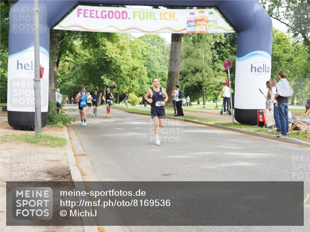 29.06.2025 - hella hamburg halbmarathon MichiJ http://msf.ph/oto/8169536 29.06.2025 10:14:56 Zwischen KM18-KM19  meine-sportfotos.de