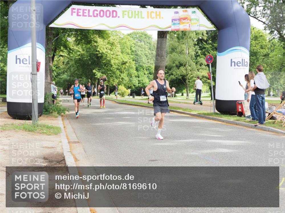 29.06.2025 - hella hamburg halbmarathon MichiJ http://msf.ph/oto/8169610 29.06.2025 10:14:56 Zwischen KM18-KM19  meine-sportfotos.de