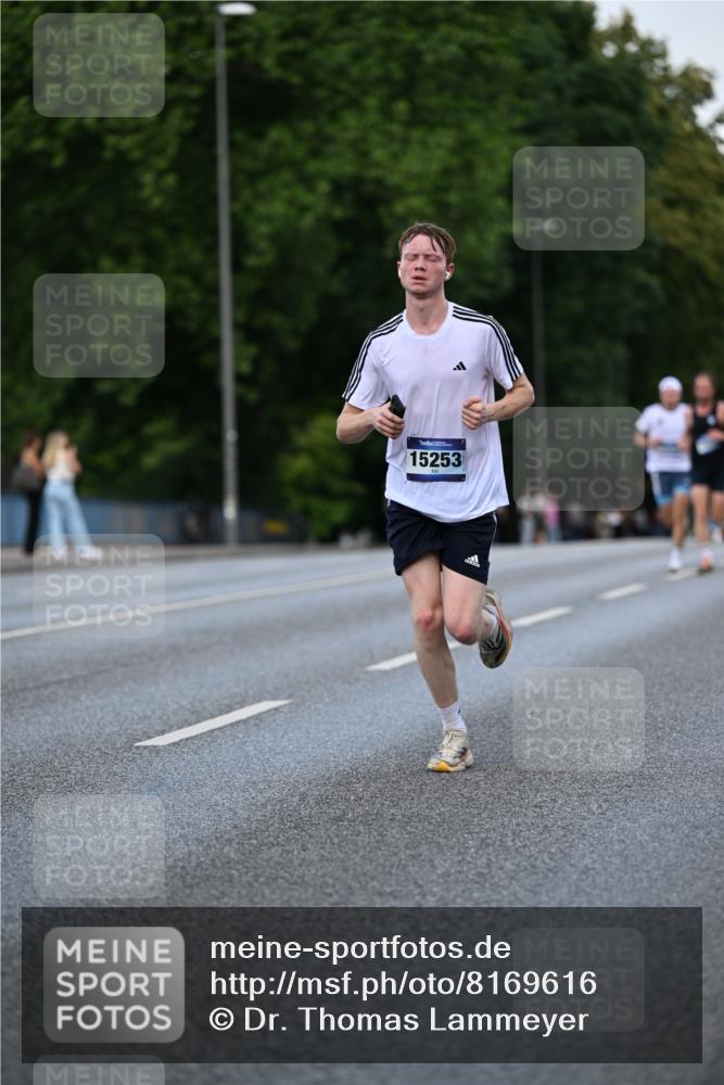 29.06.2025 - hella hamburg halbmarathon Dr. Thomas Lammeyer http://msf.ph/oto/8169616 29.06.2025 09:45:42 Kennedybrücke 5612, 7331, 7855, 9269, 10468, 11078, 11228 meine-sportfotos.de