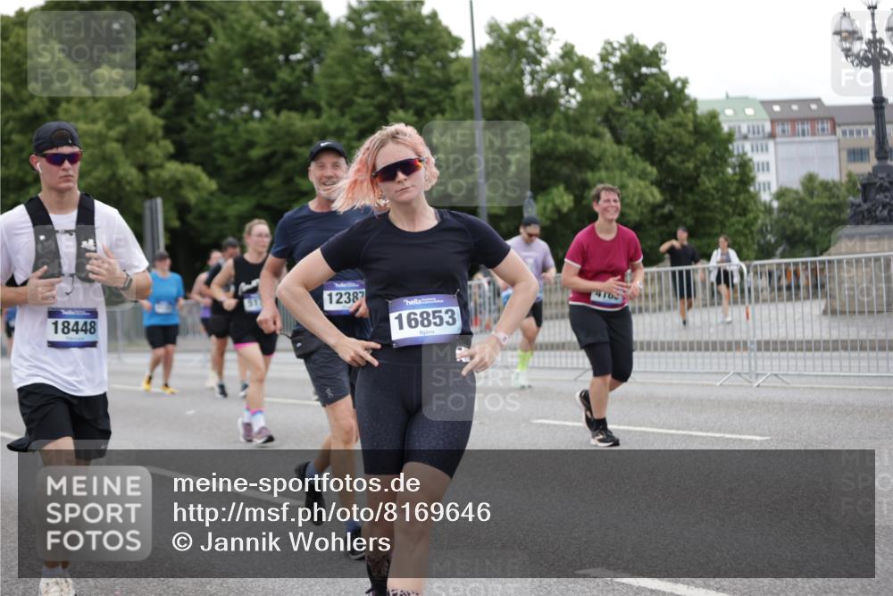 29.06.2025 - hella hamburg halbmarathon Jannik Wohlers http://msf.ph/oto/8169646 29.06.2025 11:06:13 Lombardsbrücke 2772, 2950, 2967, 3000, 3110, 3162, 3889, 3911, 3948, 3949, 4163, 4343, 4957, 5133, 5175, 6005, 6431, 6432, 6865, 7573, 7590, 8400, 9724, 9863, 9954, 10087, 10347, 10361, 10363, 11526, 11704, 12387, 12728, 12730, 13219, 13576, 13641, 13655, 13762, 14308, 14309, 14427, 14974, 14976, 15131, 15132, 15279, 15718, 16216, 16853, 18025, 18448, 18621 meine-sportfotos.de