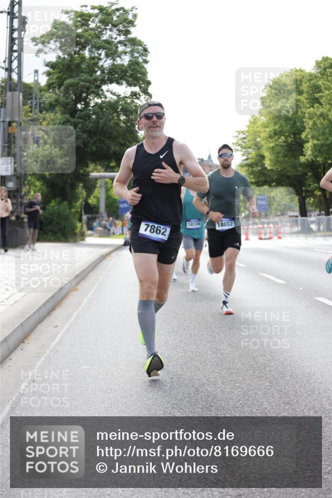 29.06.2025 - hella hamburg halbmarathon Jannik Wohlers http://msf.ph/oto/8169666 29.06.2025 09:41:31 Lombardsbrücke 1241, 2892, 4128, 4571, 6559, 7142, 7862, 11194, 11965, 12067, 12641, 13440, 13751, 13780, 14019, 14107, 16169, 17752, 18124, 18897 meine-sportfotos.de