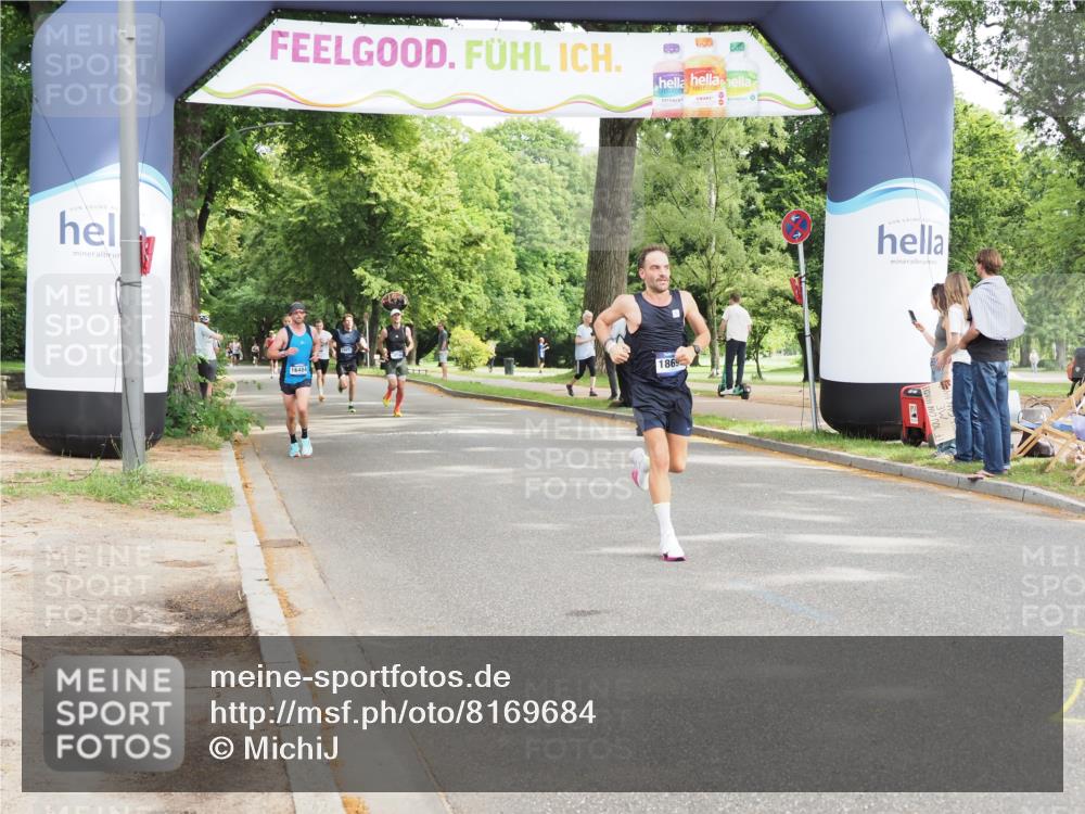 29.06.2025 - hella hamburg halbmarathon MichiJ http://msf.ph/oto/8169684 29.06.2025 10:14:56 Zwischen KM18-KM19  meine-sportfotos.de