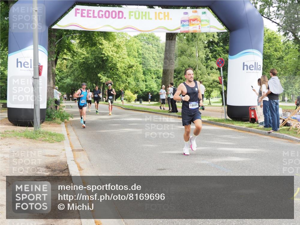 29.06.2025 - hella hamburg halbmarathon MichiJ http://msf.ph/oto/8169696 29.06.2025 10:14:56 Zwischen KM18-KM19  meine-sportfotos.de