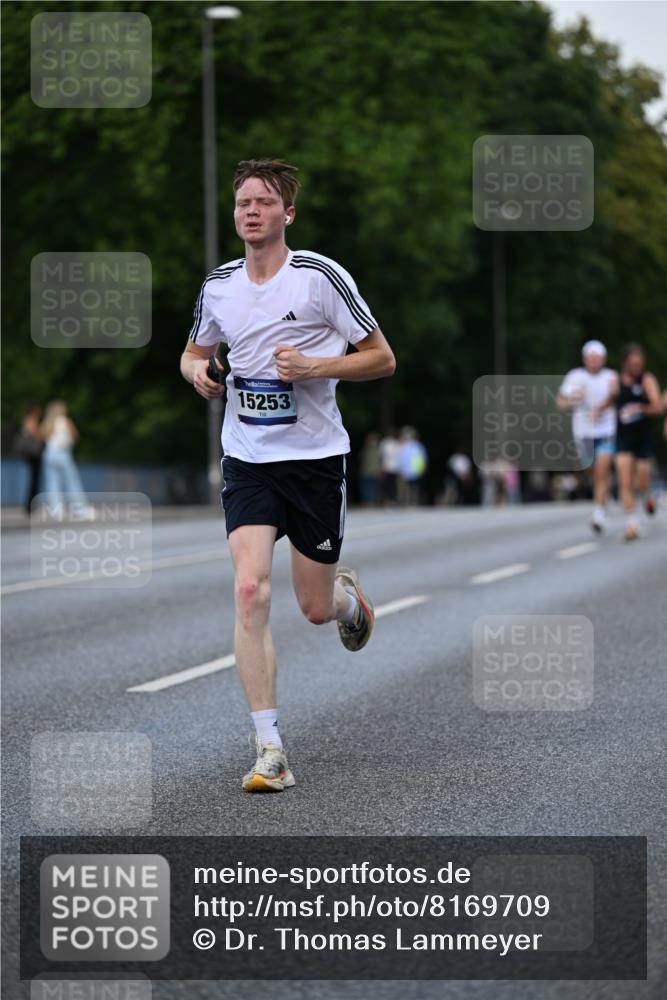 29.06.2025 - hella hamburg halbmarathon Dr. Thomas Lammeyer http://msf.ph/oto/8169709 29.06.2025 09:45:42 Kennedybrücke 5612, 7331, 7855, 9269, 10468, 11078, 11228 meine-sportfotos.de