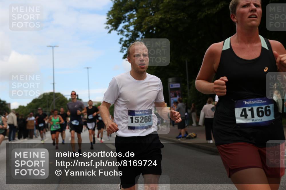 29.06.2025 - hella hamburg halbmarathon Yannick Fuchs http://msf.ph/oto/8169724 29.06.2025 11:18:49 20KM 2097, 2271, 3088, 3247, 3363, 4113, 4131, 4166, 5041, 5171, 5429, 6676, 6899, 7519, 7808, 7832, 9327, 10050, 10167, 10172, 10550, 10754, 10966, 12500, 12996, 13810, 15129, 15266, 16673, 16863, 17496, 17593, 17594, 17954, 18172, 18210, 18661, 18755, 19052, 19154 meine-sportfotos.de