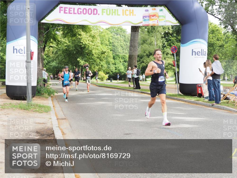 29.06.2025 - hella hamburg halbmarathon MichiJ http://msf.ph/oto/8169729 29.06.2025 10:14:56 Zwischen KM18-KM19  meine-sportfotos.de