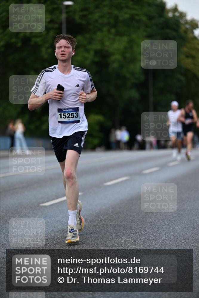 29.06.2025 - hella hamburg halbmarathon Dr. Thomas Lammeyer http://msf.ph/oto/8169744 29.06.2025 09:45:43 Kennedybrücke 5612, 7331, 7855, 9269, 10468, 11078, 11228 meine-sportfotos.de