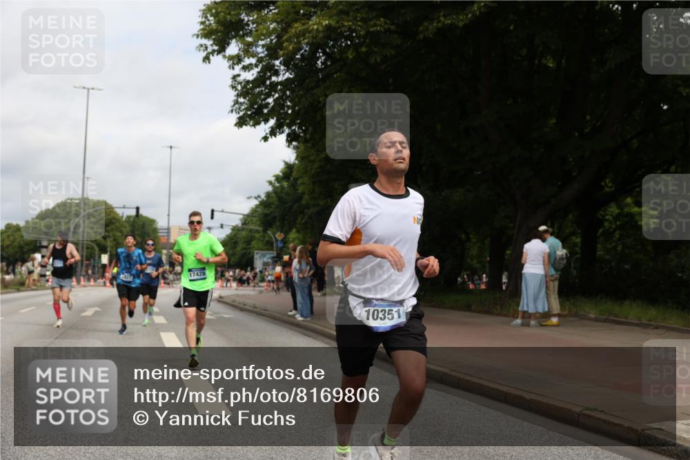 29.06.2025 - hella hamburg halbmarathon Yannick Fuchs http://msf.ph/oto/8169806 29.06.2025 10:24:00 20KM 1827, 2075, 5328, 6090, 8473, 8975, 10351, 10486, 16711, 17213, 17428, 18763, 19142 meine-sportfotos.de